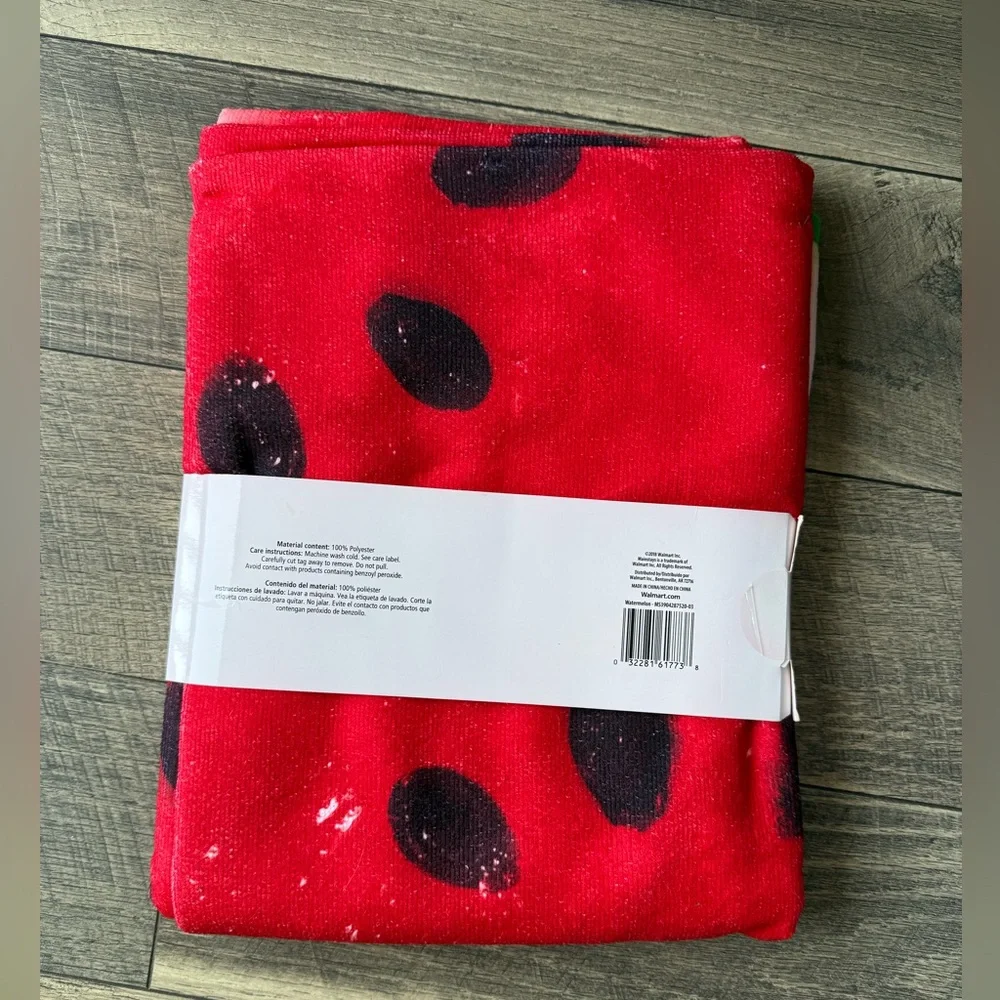 NWT Round Watermelon Beach Towel Microfiber Red Green 58” Diameter